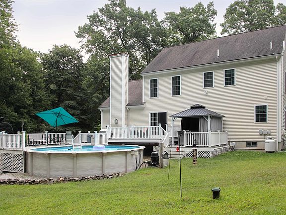 4th image of 80 Walker Road