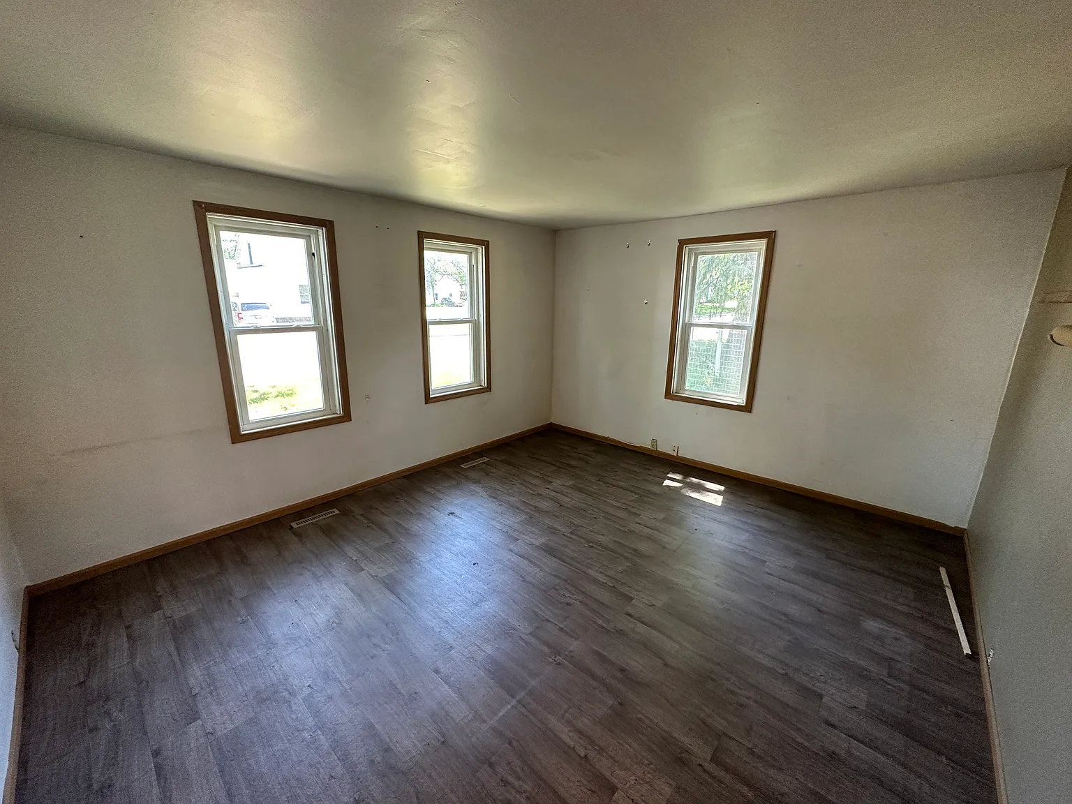 5 bed, 1700 sqft, $1,600 — Photo 3