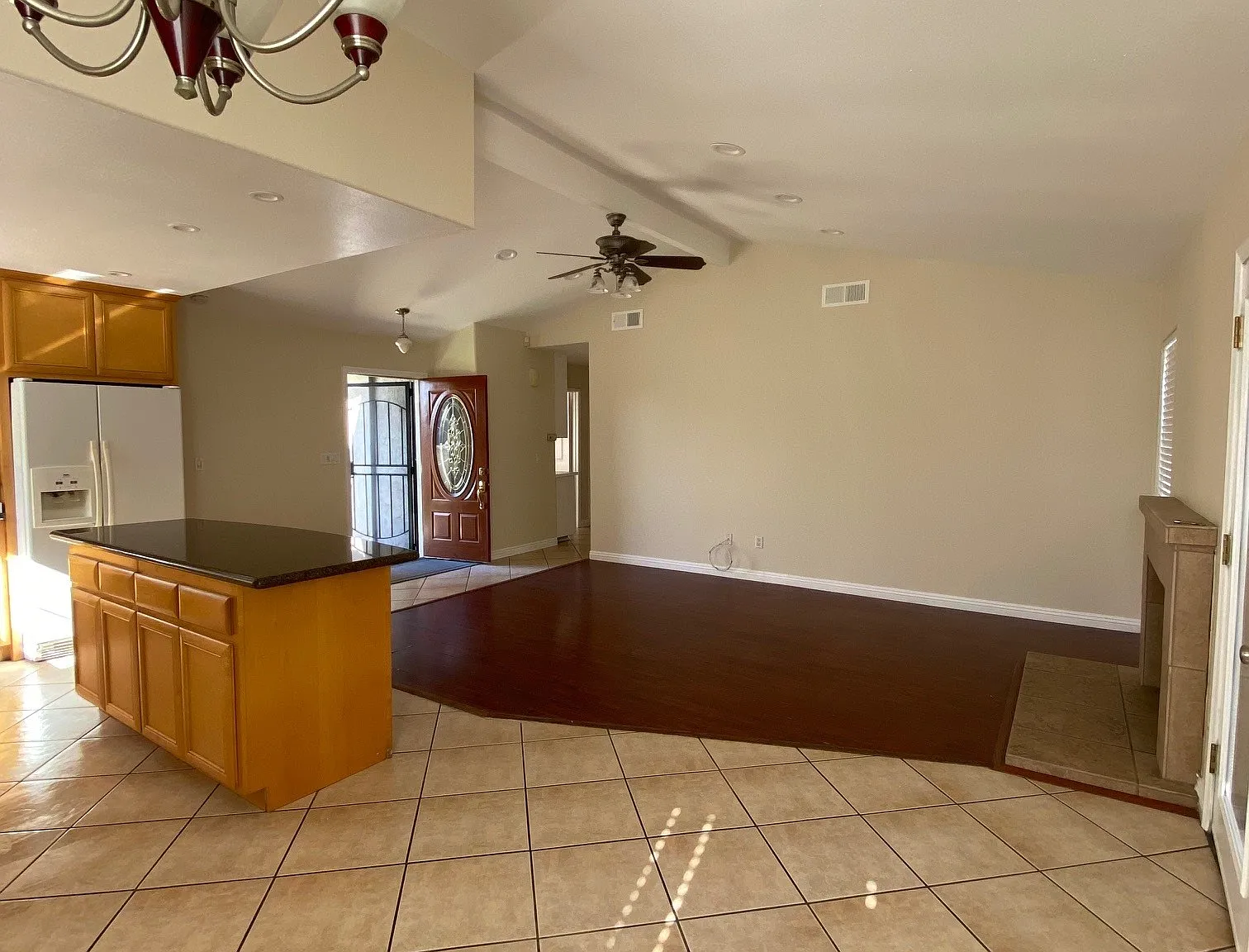 3 bed, 1111 sqft, $3,550 — Photo 4