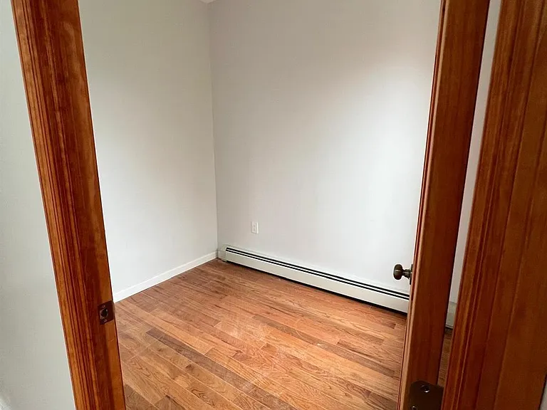 2265 Chatterton Ave #2 — Photo 6