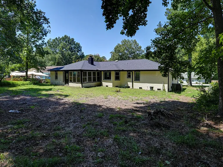 119 Wychwood Rd — Photo 38