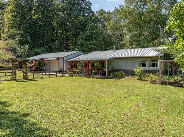 15511 Red Fox Dr, Fayetteville, AR 72704