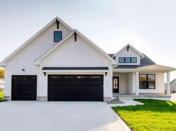 921 Pelican Dr, Polk City, IA 50226