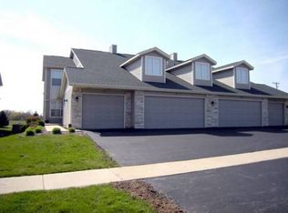 981 Kelly Ln, Sycamore, IL 60178
