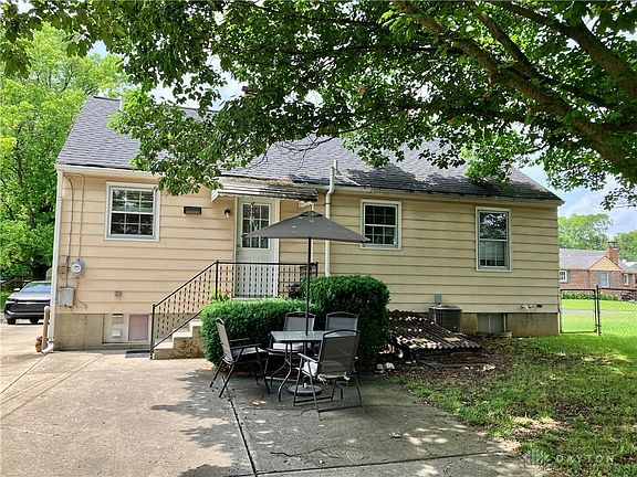2nd image of 1135 Park Ave