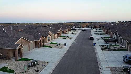 2011 Bryan Ave #2011A Photo 1