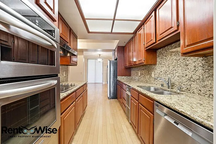 555 Laurel Ave #303 — Photo 17