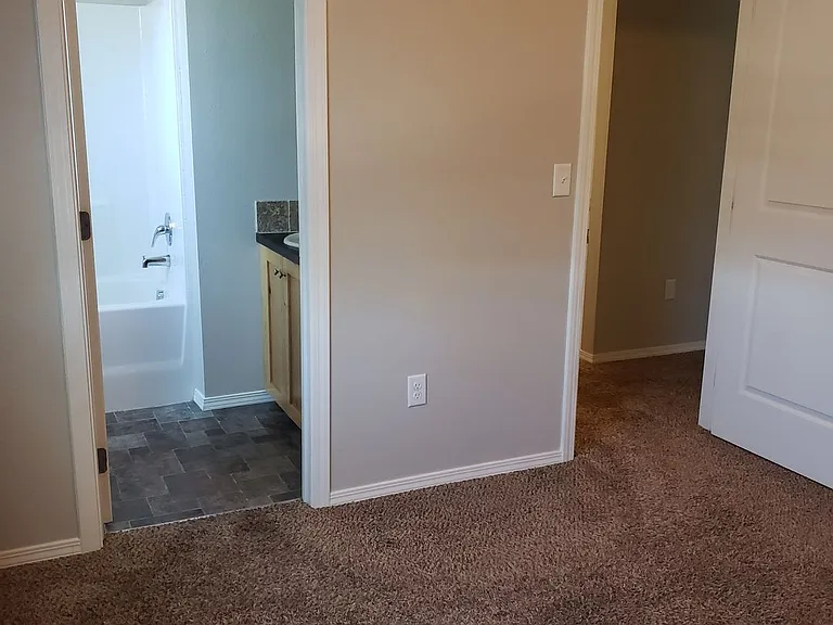 1452 N Allumbaugh St — Photo 9