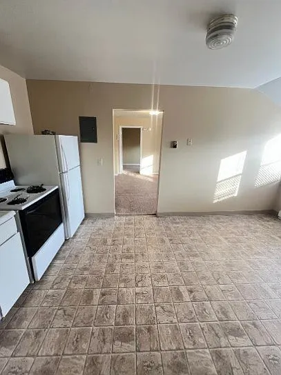 Westminster Apartments — Photo 6