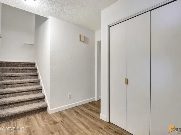 1784 Scenic Way, Anchorage, AK 99501