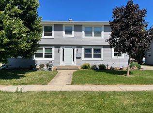 2016 Grove St #3, Oshkosh, WI 54901