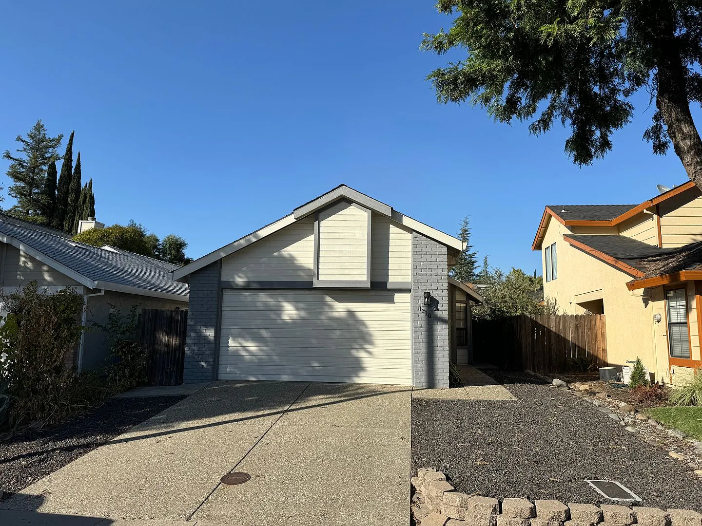 Nice Single Story Home In Roseville — Photo 3