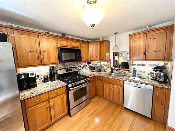 5th image of 10 Clement Ct #62