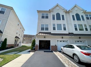 2142 Verona Dr, Philadelphia, PA 19145