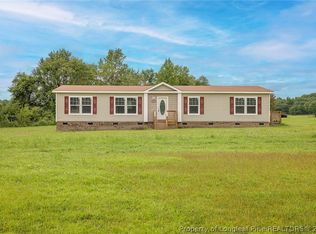 1039 Edgewater Dr, Raeford, NC 28376