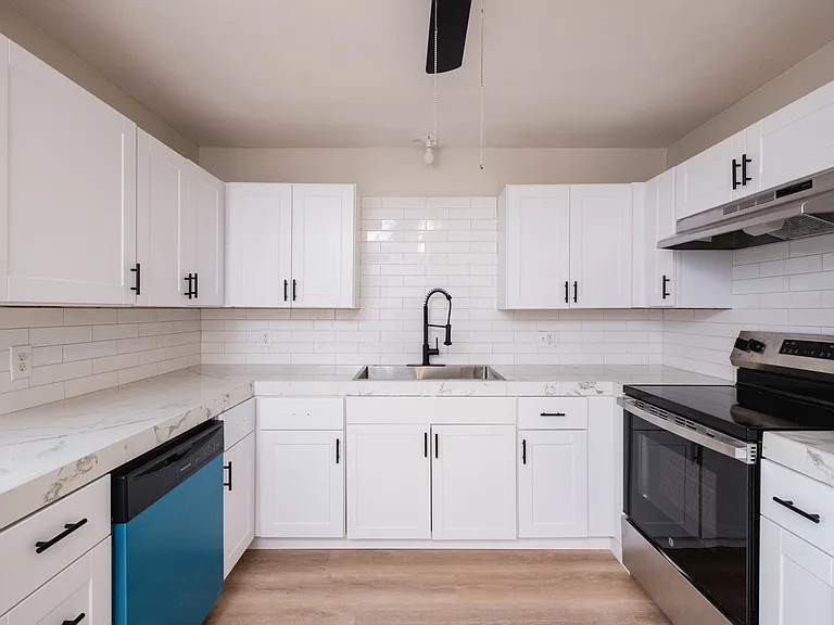 6915 Bluebird Dr — Photo 5