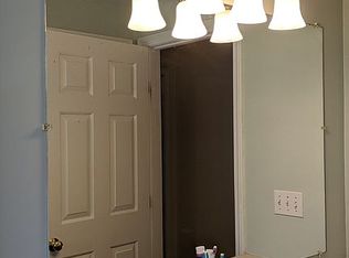 157 Washington St, Warren, MA 01083