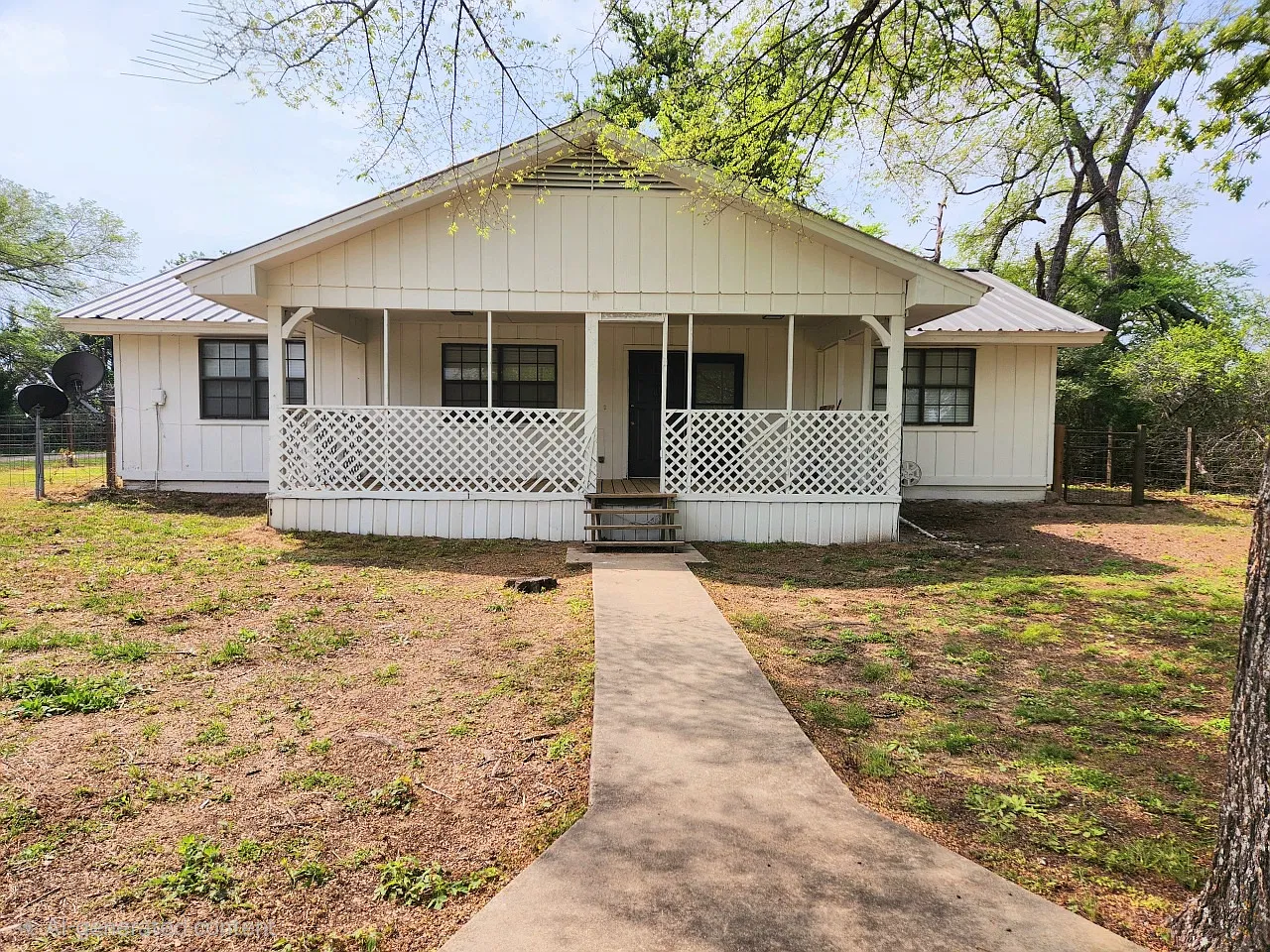 3 bed, 1152 sqft, $1,400 — Photo 1