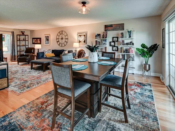 52 Golf Course Rd, Madison, WI 53704