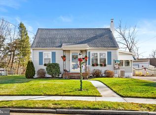 18 Exeter Dr, Hamilton, NJ 08610