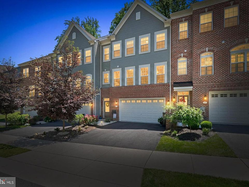 1st image of 110 Westhampton Dr