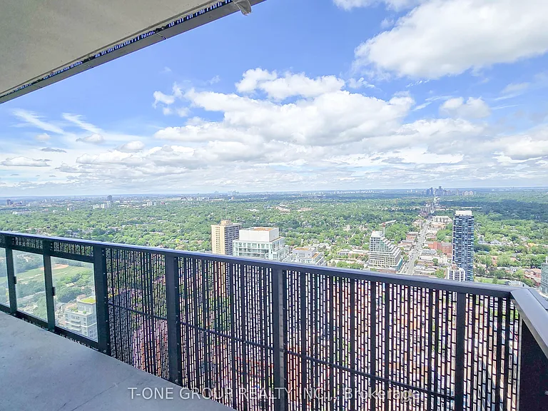 8 Eglinton Ave E #4208 — Photo 8