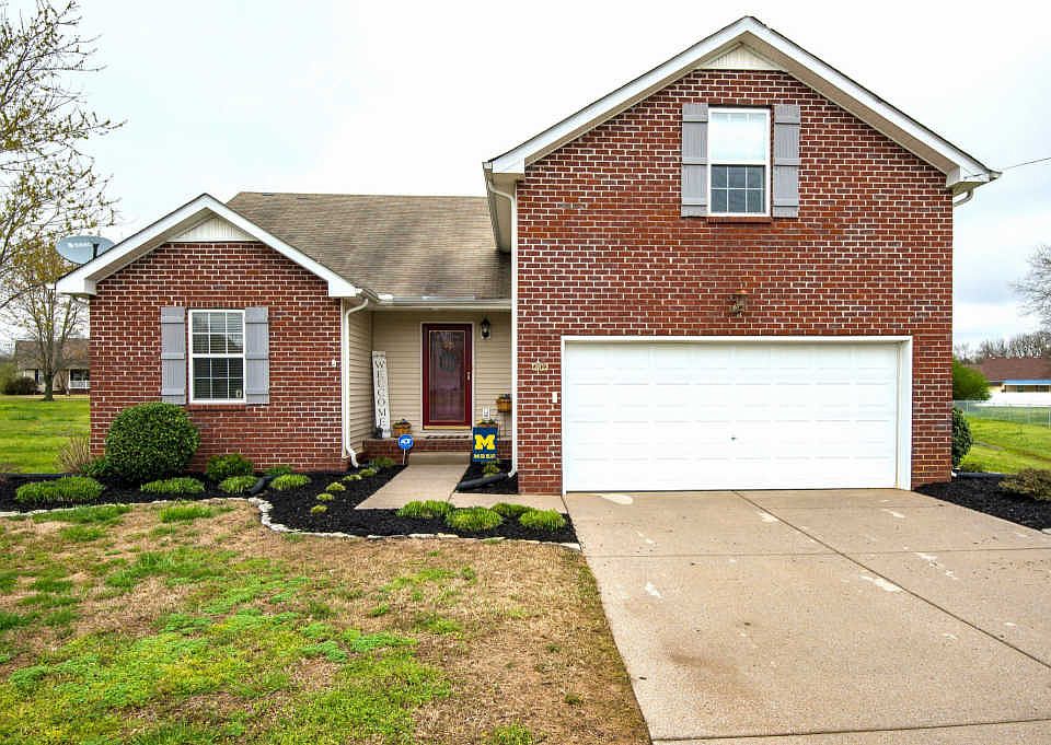 1st image of 2102 Gaston Ct
