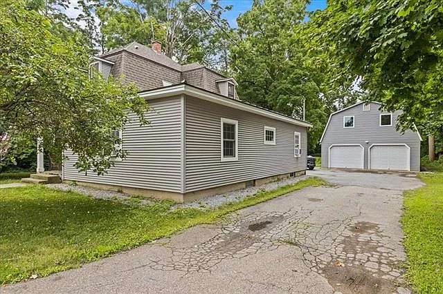 25 Maple St — Photo 13