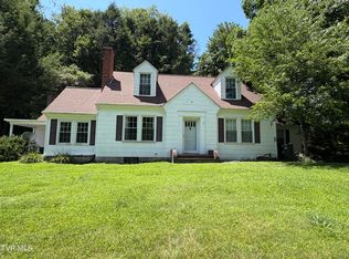 313 Centre Ave NE, Coeburn, VA 24230
