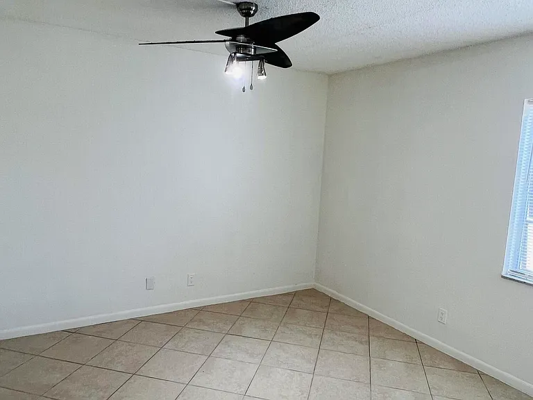 604 NW 13th St #21 — Photo 10