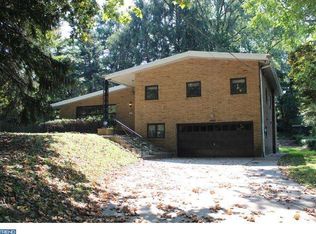 5458 Henry Ave, Philadelphia, PA 19128