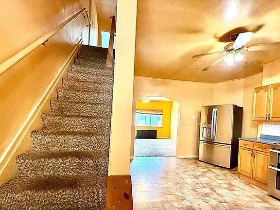 3rd image of 112 Clay St