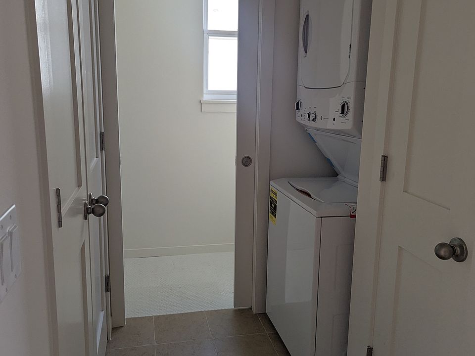 1st image of 59 Lander St Floor 2
