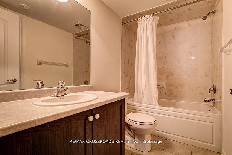 Toronto Townhouse for rent - 2 Bedrooms — photo 2