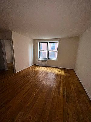 2nd image of 3620 Parsons Blvd APT 4G