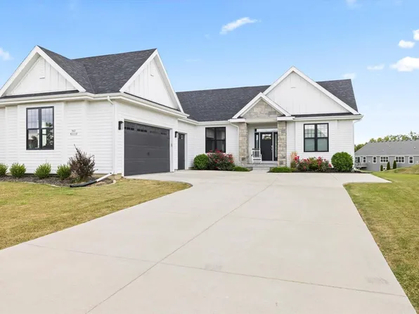 N62W21770 Masters DRIVE, Menomonee Falls, WI 53051