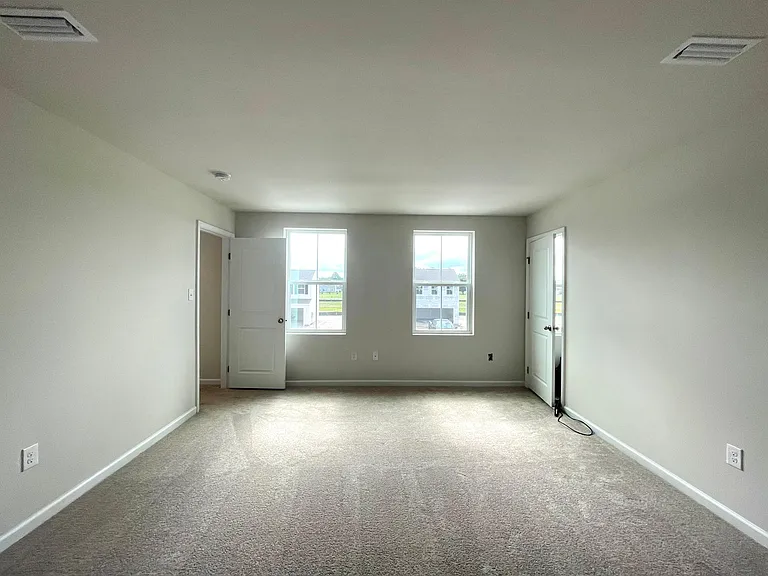 26033 Tulip Xing — Photo 22