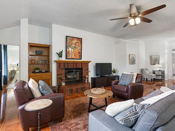 4th image of 2505 Creek Dr