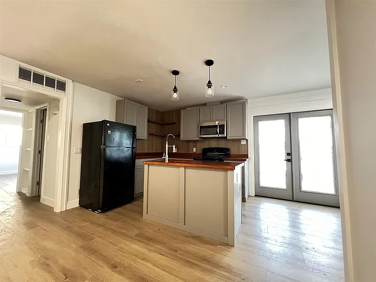 3310 Hycreek Dr #2 — Photo 5