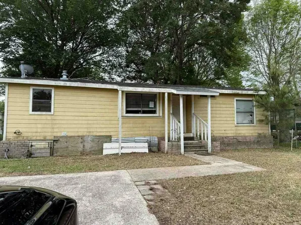 605 Vista Ave, Baytown, TX 77520