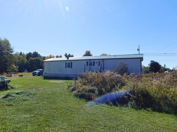 5th image of 552 Main Street