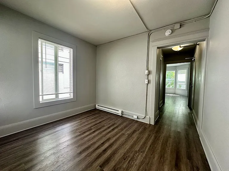 814 Columbia St — Photo 29