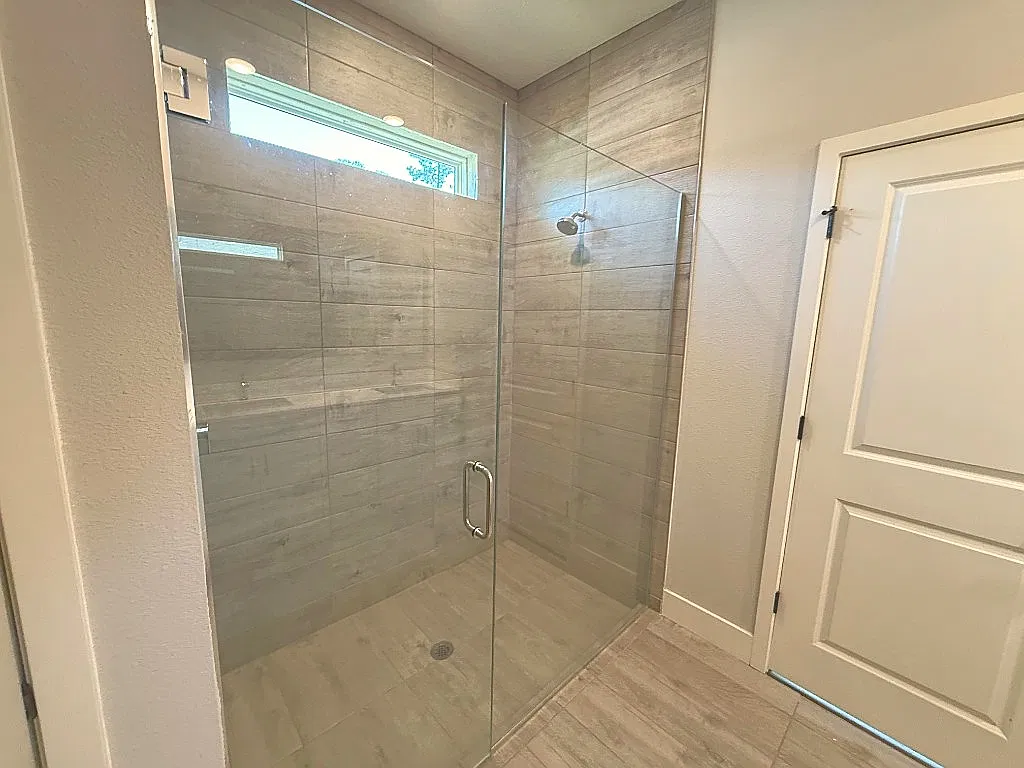 4 bed, 1873 sqft, $2,300 — Photo 4