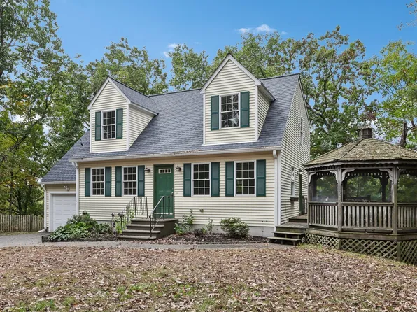 34 Cork Cir, Millville, MA 01529