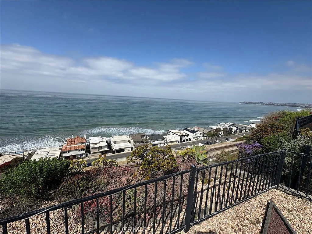 3 bed, 2040 sqft, $10,000 — Photo 1