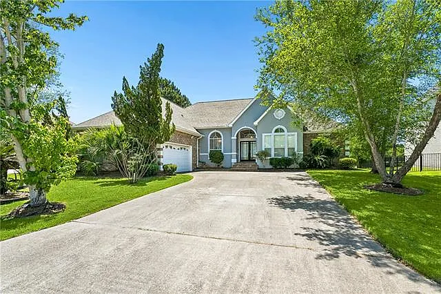 25 Oak Tree Dr