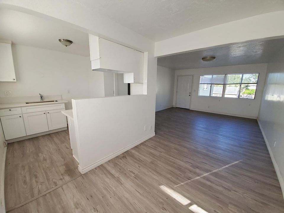 Remodeled unit, laminate flooring