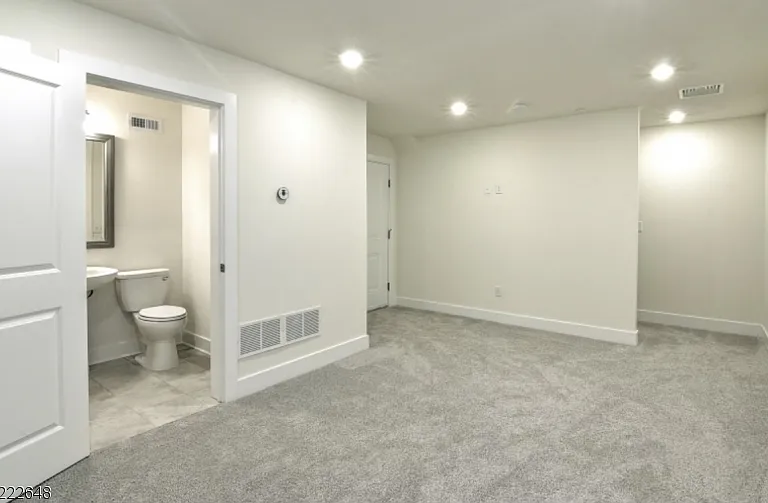712 Parkview Ln — Photo 10