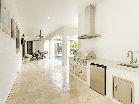 3rd image of 611 Largovista Dr