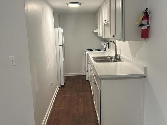 5th image of 723 Green Rd APT 228